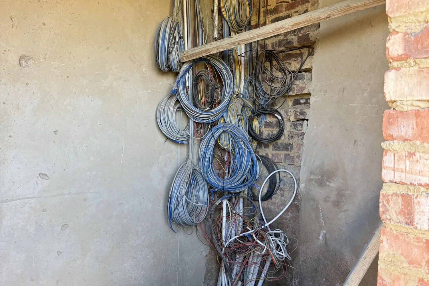 Structured cabling and first-fix wiring dressed at a distribution point